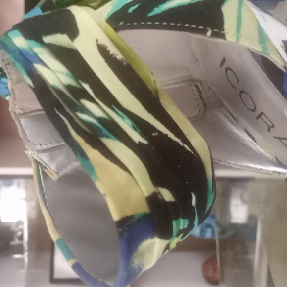 Unique shoes - Picture 8 of 8